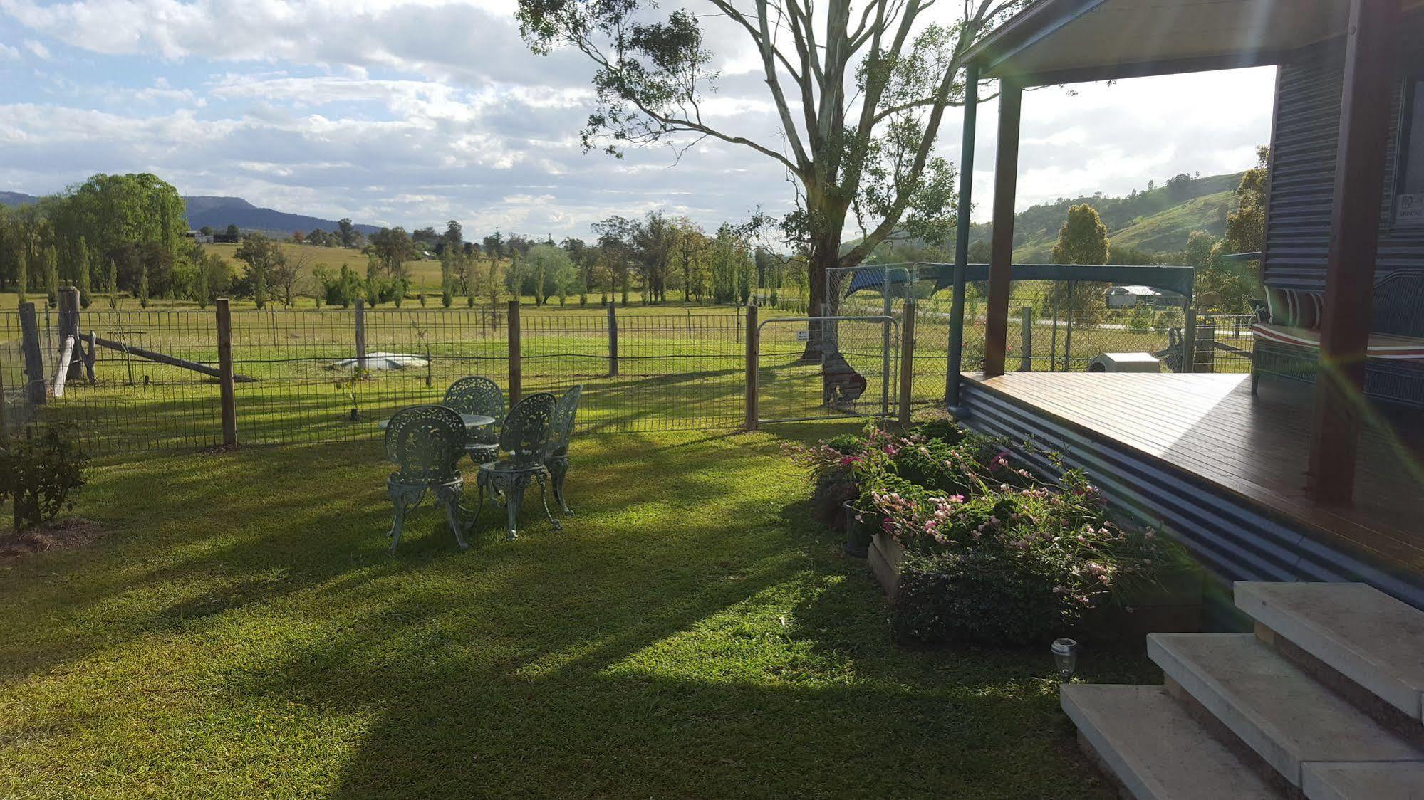 The Wattle Lodge Glendon Brook Exteriör bild